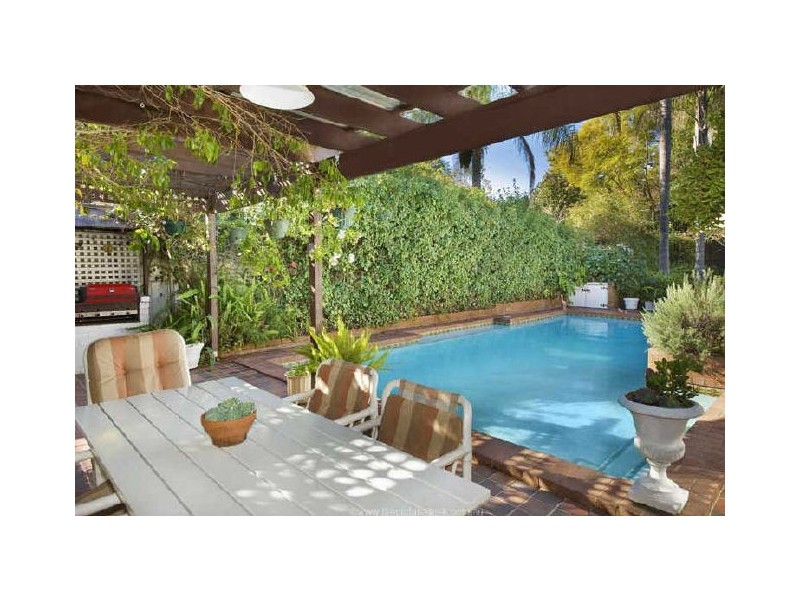8 Barra Brui Crescent, St Ives NSW 2075