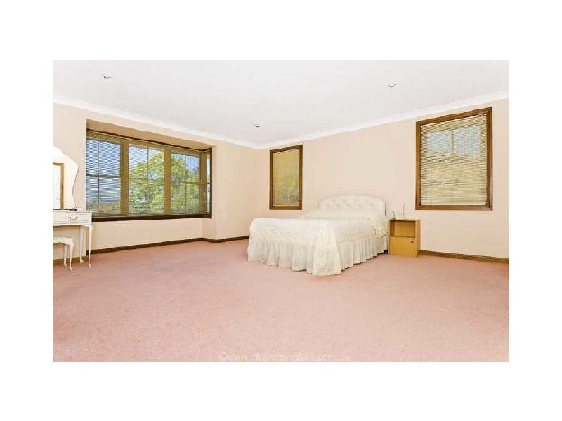 154 Collins Road, St Ives NSW 2075