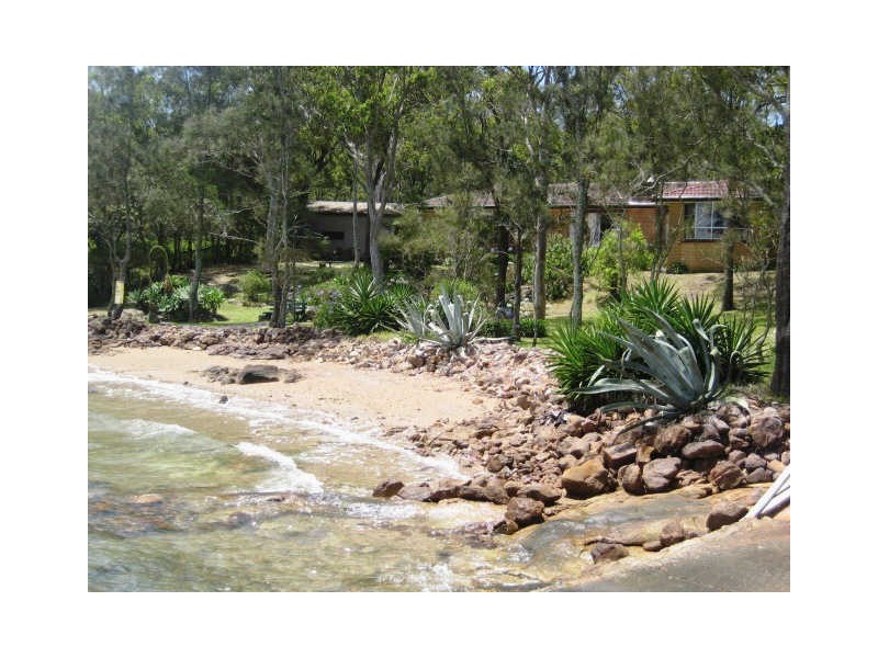 28 The Esplanade, North Arm Cove NSW 2324