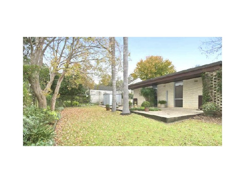 27 Collins Road, St Ives NSW 2075