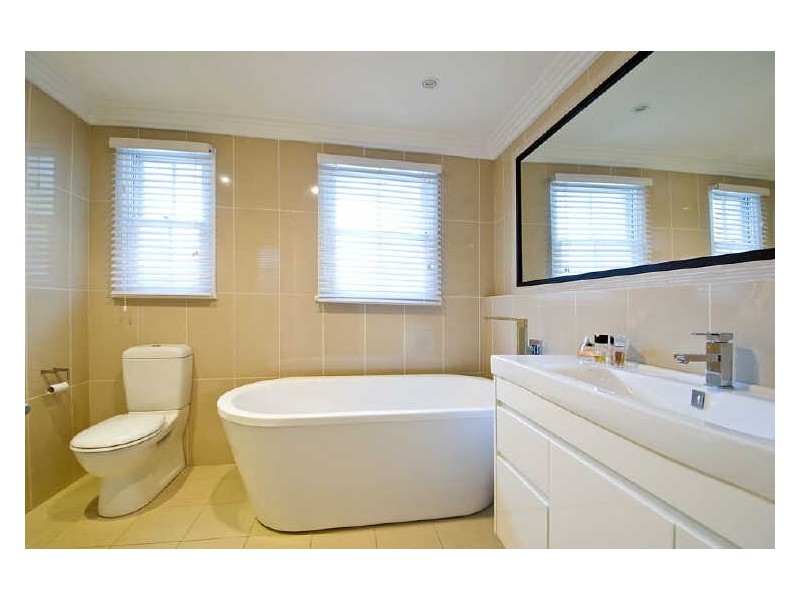 78 Woodbury Road (East Side), St Ives NSW 2075