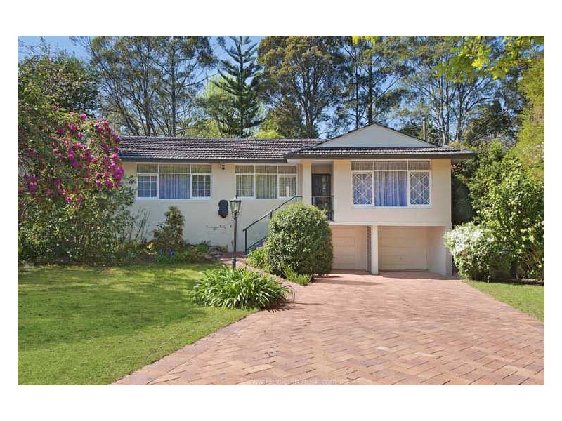 8 Dorset Drive, St Ives NSW 2075