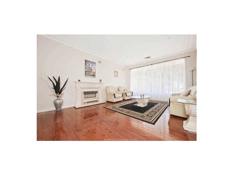 8 Dorset Drive, St Ives NSW 2075