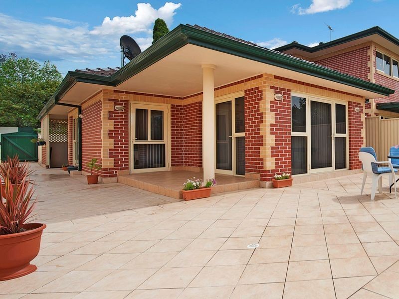 VILLA 4/317 Mona Vale Rd (Cnr Woodbury Rd), St Ives NSW 2075