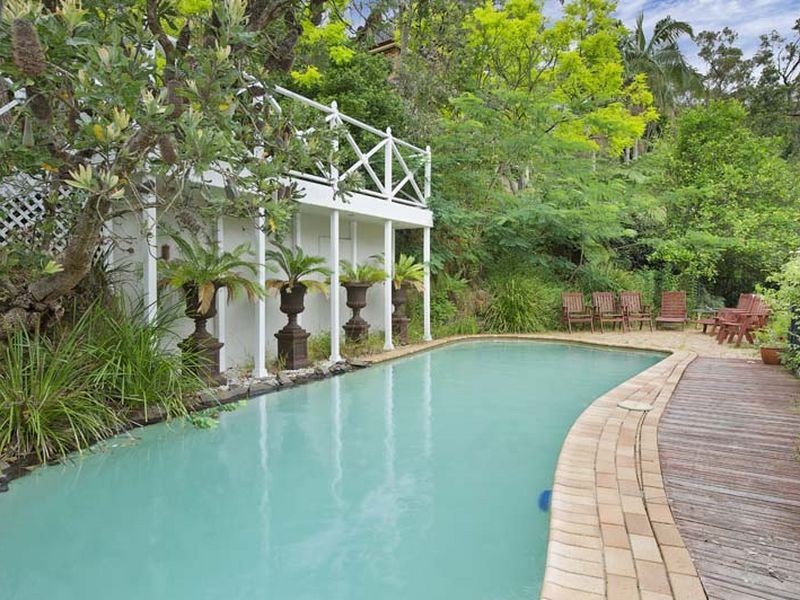 10 St Andrews Drive, Pymble NSW 2073