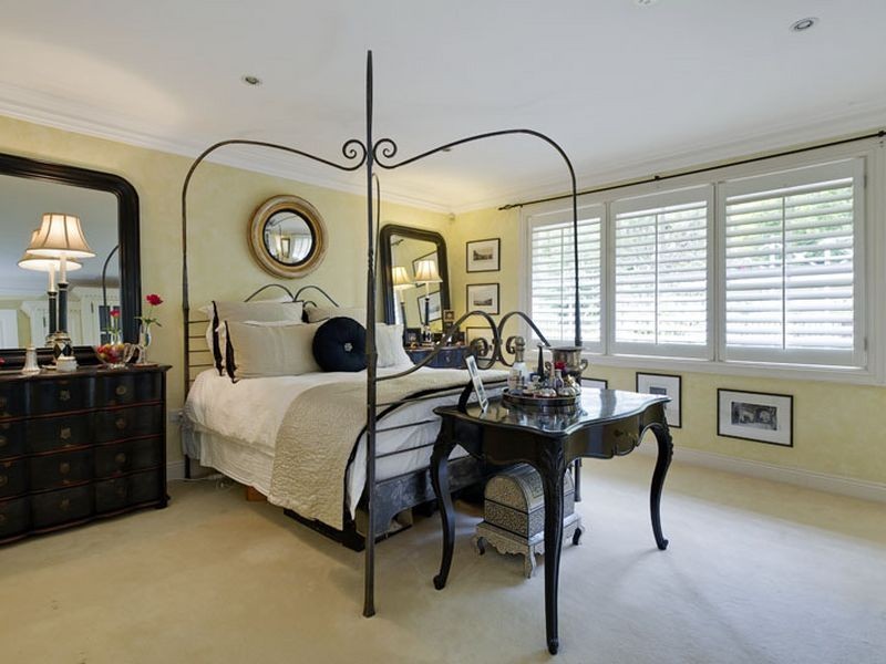10 St Andrews Drive, Pymble NSW 2073