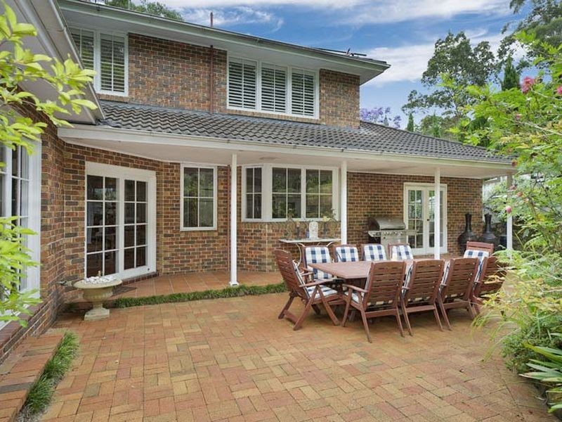 10 St Andrews Drive, Pymble NSW 2073