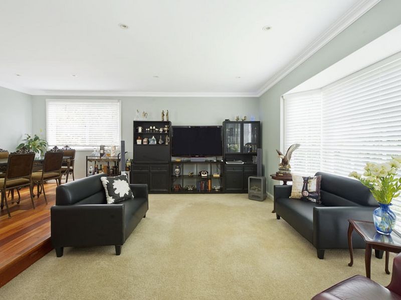 95 Cambourne Av (Near Douglas St), St Ives NSW 2075