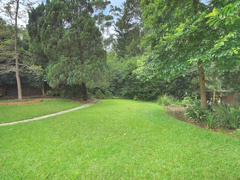 10 Dorset Drive (off Shinfield Ave), St Ives NSW 2075