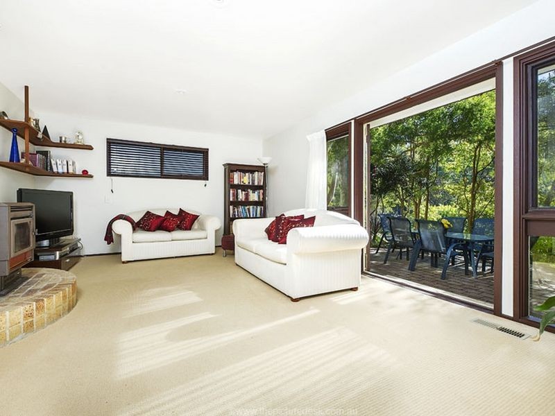 1 Elegans Avenue, St Ives NSW 2075