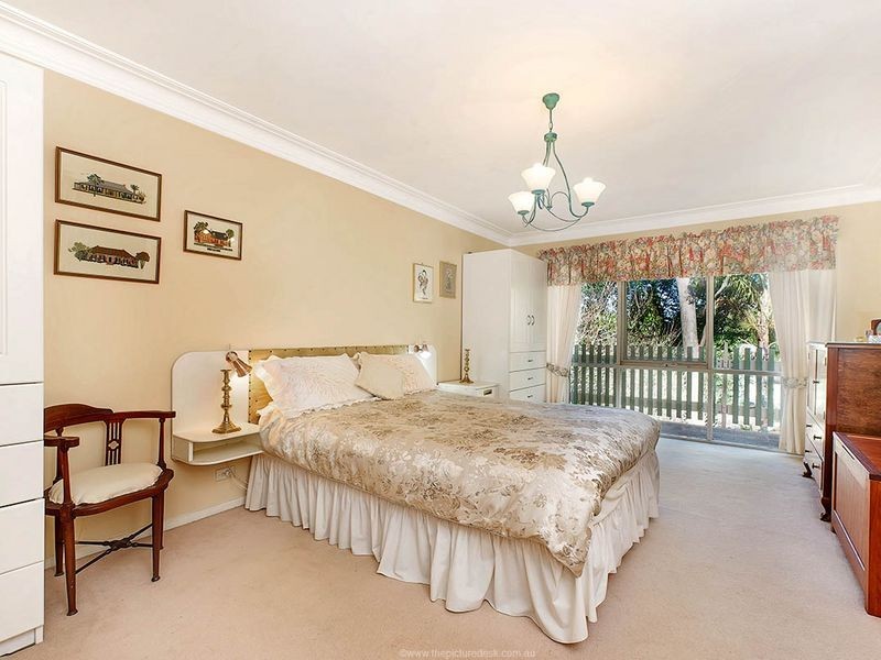 5 Walker Avenue, St Ives NSW 2075