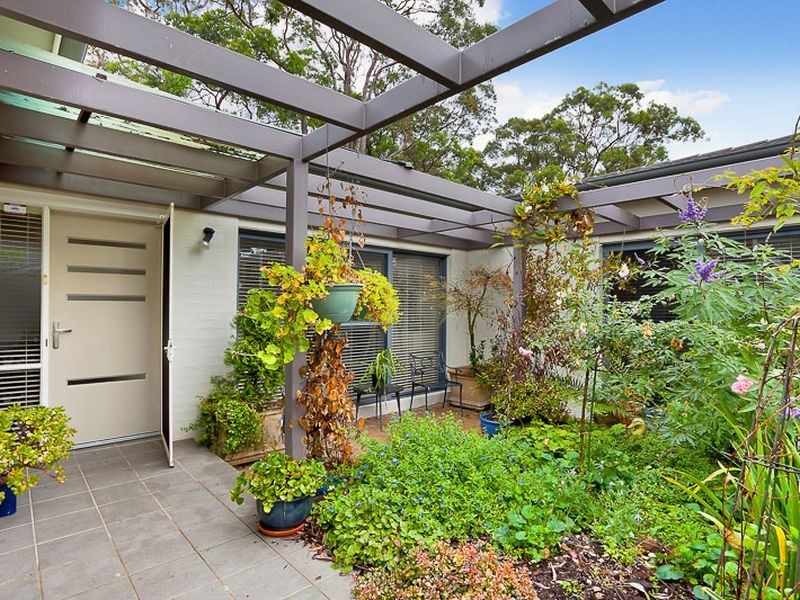8 Eden Vale Close (Off Ayres Road), St Ives NSW 2075
