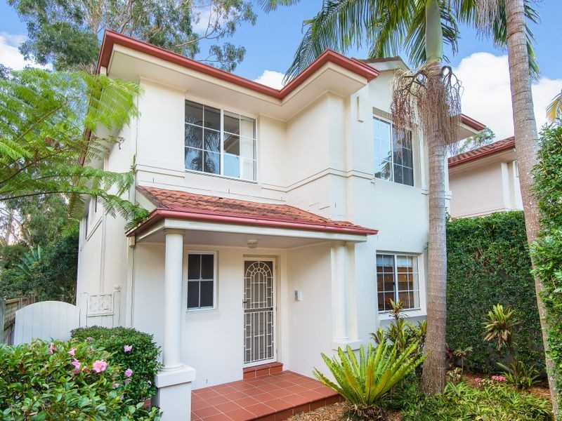 28 Hillcrest Drive, St Ives NSW 2075