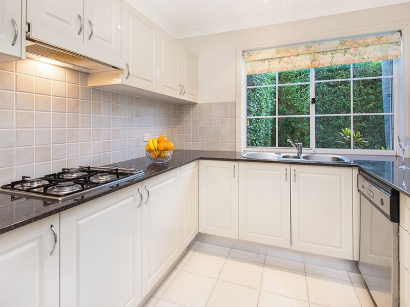 28 Hillcrest Drive, St Ives NSW 2075