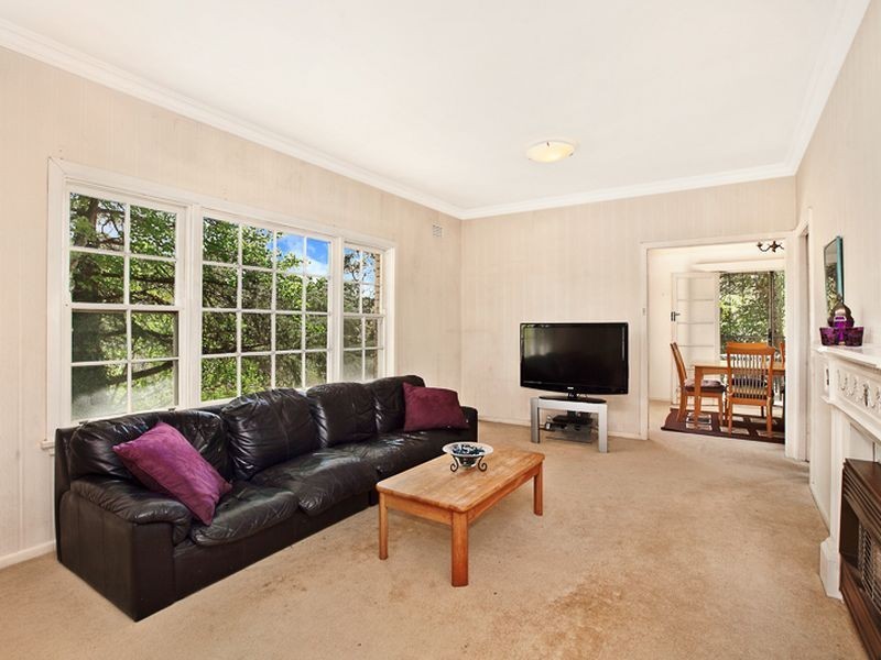 9 Murchison Street (Off Woodbury Road), St Ives NSW 2075