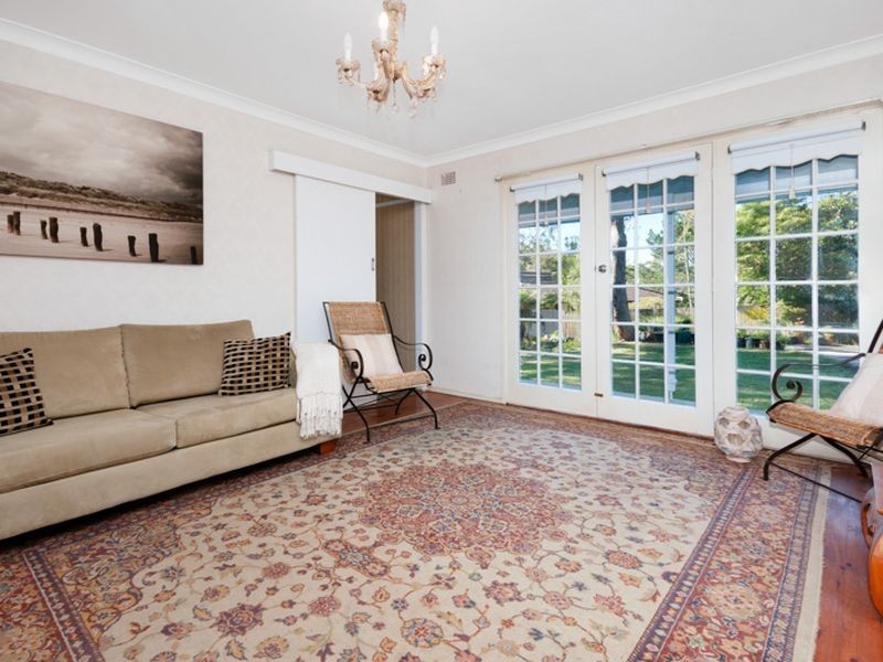 14 Woodbury Road, St Ives NSW 2075