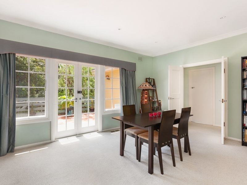 8 Toolang Road, St Ives NSW 2075