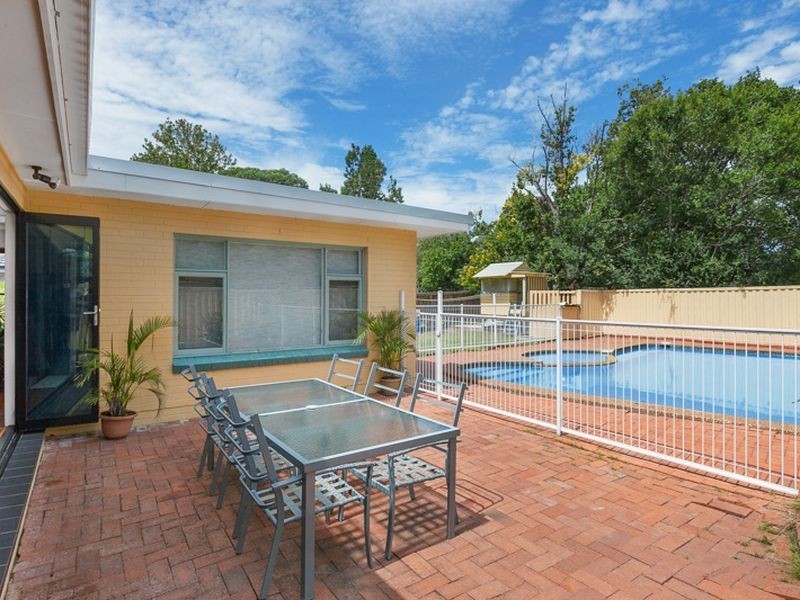 8 Toolang Road, St Ives NSW 2075