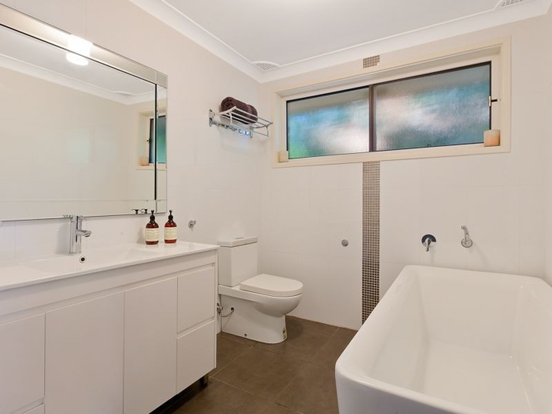 10 Wembury Road, St Ives NSW 2075