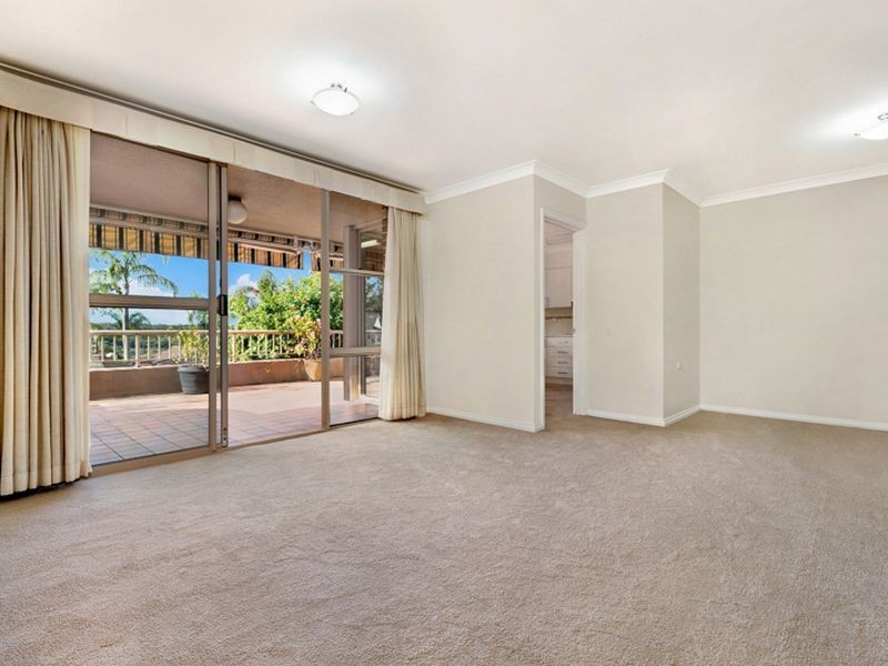 18/2 Kitchener Street, St Ives NSW 2075