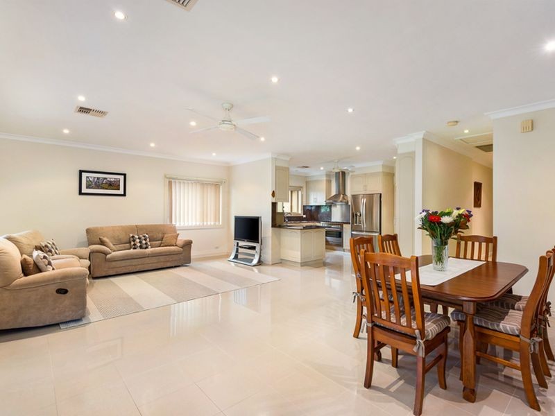 8 Roma Road, St Ives NSW 2075