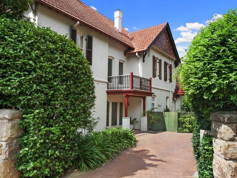 2/1-3 Lowther Park Avenue, Warrawee NSW 2074