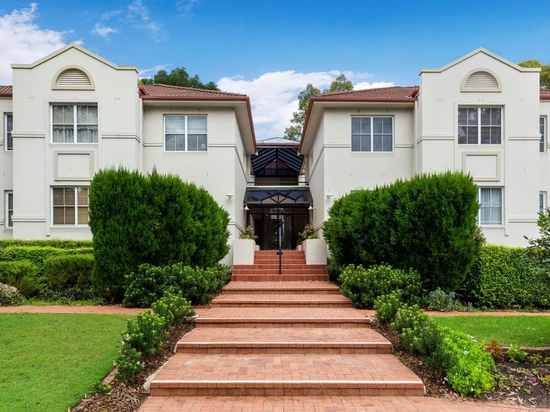 2/10 Hillcrest Drive, St Ives NSW 2075