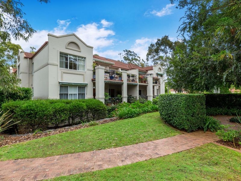 2/10 Hillcrest Drive, St Ives NSW 2075