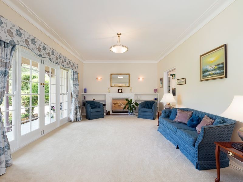 10 Lancaster Avenue, St Ives NSW 2075