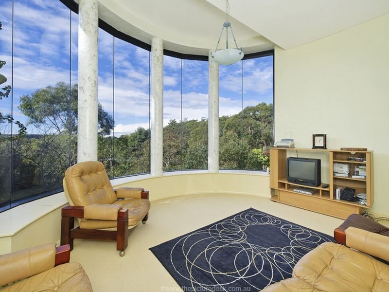 77 Cambourne Avenue, St Ives NSW 2075