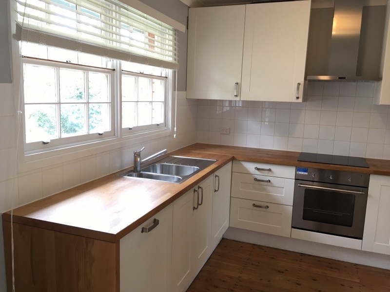 14 Woodbury Road, St Ives NSW 2075