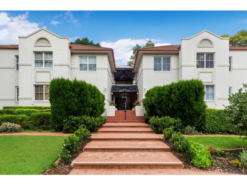 Apartment 5/10 Hillcrest Drive, St Ives NSW 2075