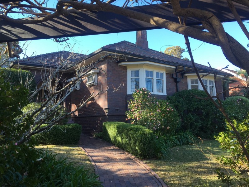 2 Yosefa Avenue, Warrawee NSW 2074