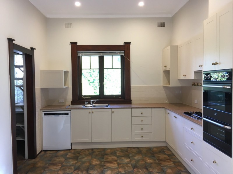 2 Yosefa Avenue, Warrawee NSW 2074