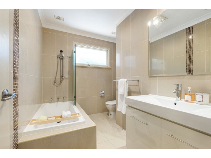 19 Dorset Drive (Off Shinfield Ave), St Ives NSW 2075