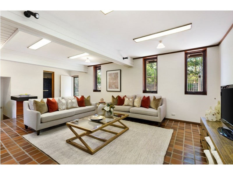 30 Alvona Avenue, St Ives NSW 2075