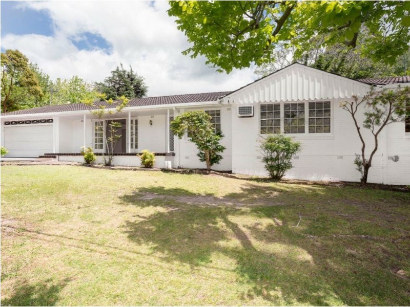 16 Aronia Avenue, St Ives NSW 2075