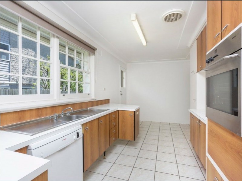 16 Aronia Avenue, St Ives NSW 2075