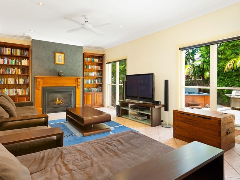 76 Woodbury Road (East Side), St Ives NSW 2075