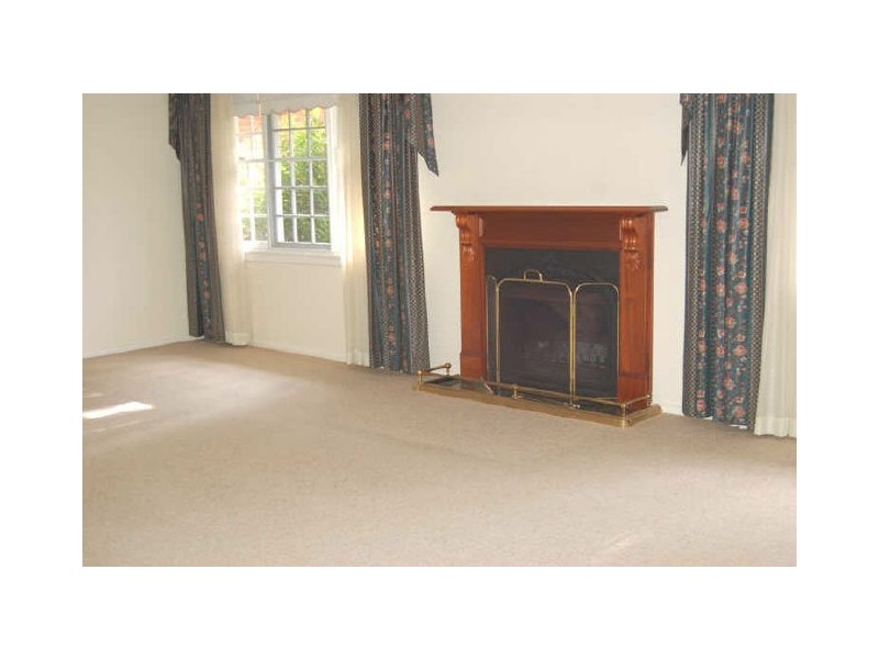 11 Gould Avenue, St Ives NSW 2075