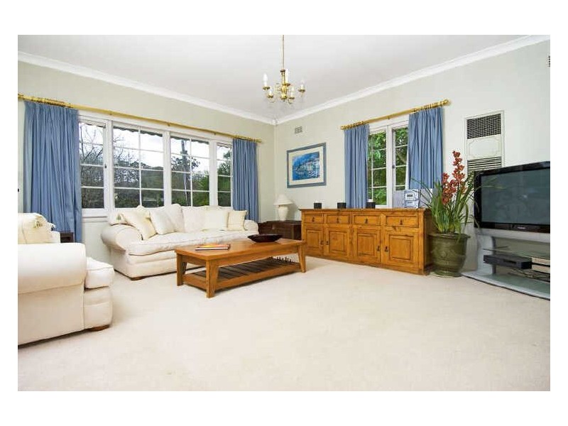 11 Dainton Avenue, St Ives NSW 2075