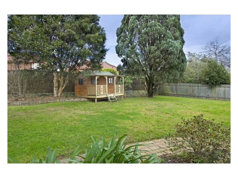 11 Dainton Avenue, St Ives NSW 2075