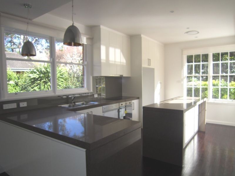 10 Dorset Drive (Off Shinfield Av, St Ives NSW 2075