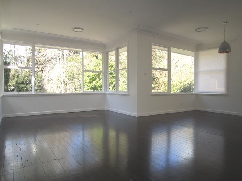 10 Dorset Drive (Off Shinfield Av, St Ives NSW 2075