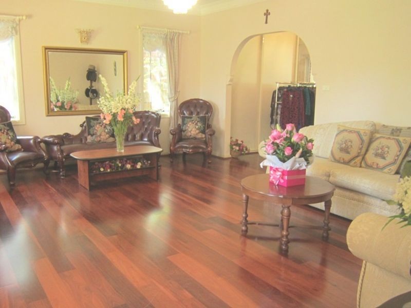 2 Yarrara Rd (Nr Golfers Pde), Pymble NSW 2073