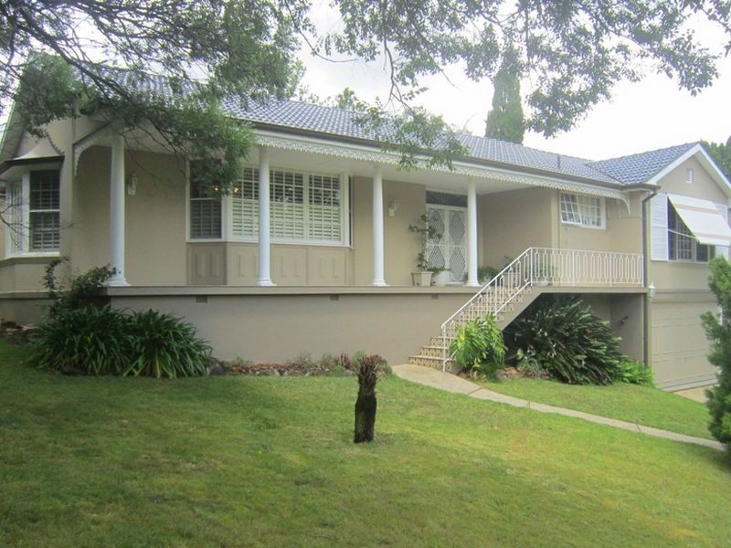 10 Amesbury Avenue, St Ives NSW 2075