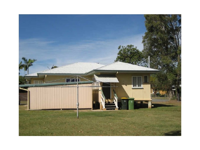 11 Grace Street, Scarborough QLD 4020