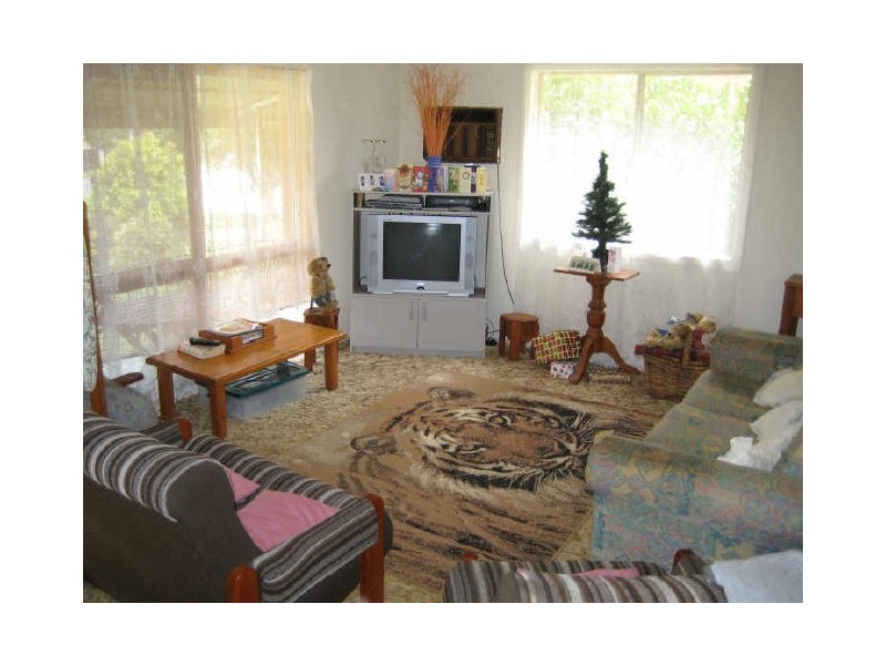 286 Elizabeth Ave, Clontarf QLD 4019
