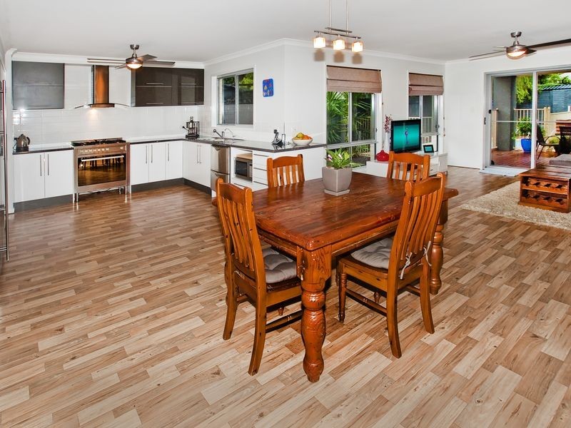 6 Osborne Tce, Deception Bay QLD 4508