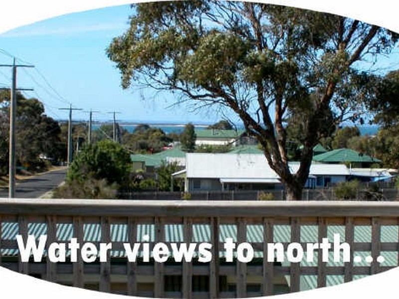 18 Caroline Avenue, Cowes VIC 3922
